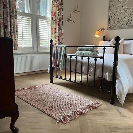 Private Apartment - 3 Bedrooms Harrogate Bagian luar foto