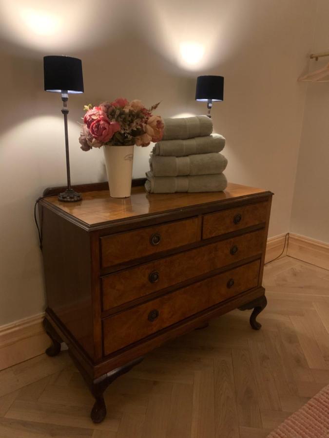 Private Apartment - 3 Bedrooms Harrogate Bagian luar foto