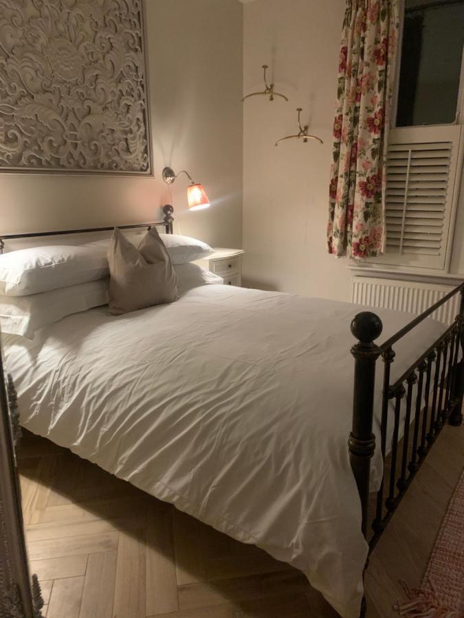 Private Apartment - 3 Bedrooms Harrogate Bagian luar foto