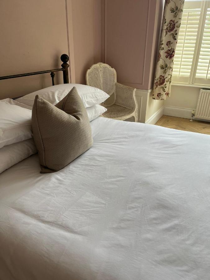 Private Apartment - 3 Bedrooms Harrogate Bagian luar foto