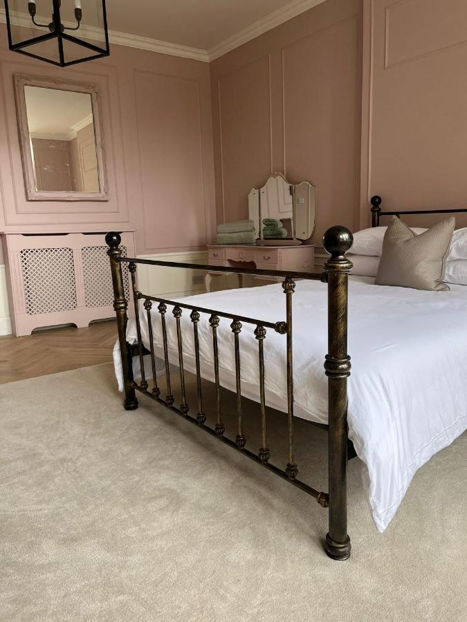 Private Apartment - 3 Bedrooms Harrogate Bagian luar foto