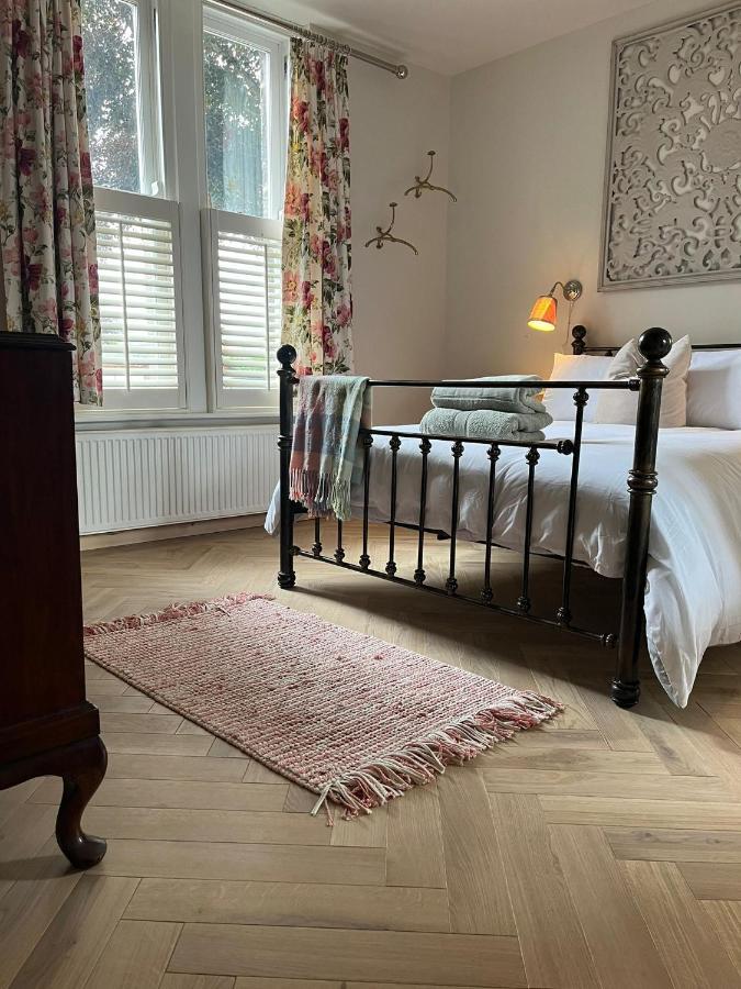 Private Apartment - 3 Bedrooms Harrogate Bagian luar foto
